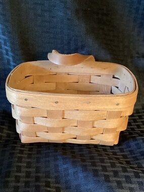 Collectible Longaberger Basket. 1987.